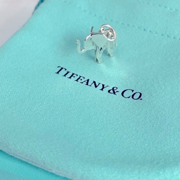 ❗️SOLD❗️Tiffany & Co. elephant pendant - Picture 2 of 4